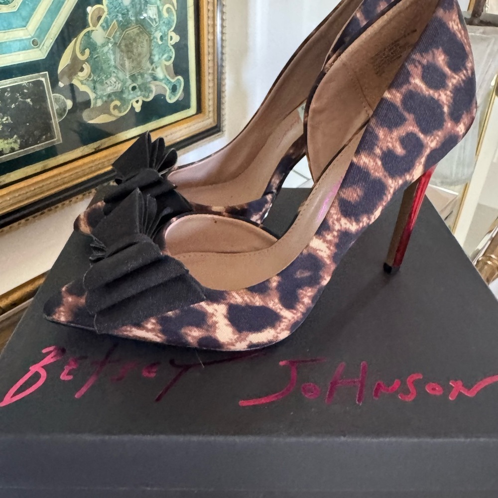 Betsey Johnson Leopard and Black Bow Heels